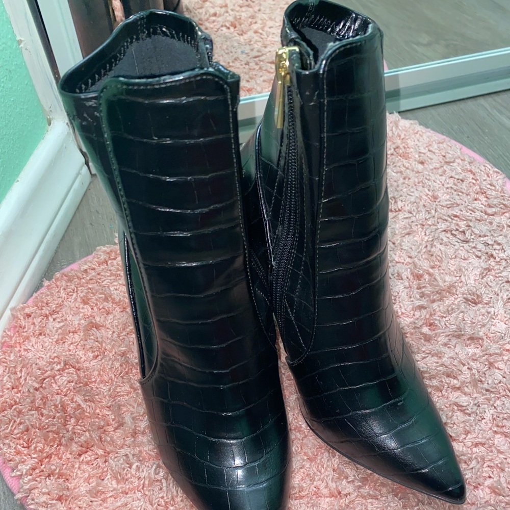 Size 6.5 - Picture 3 of 4